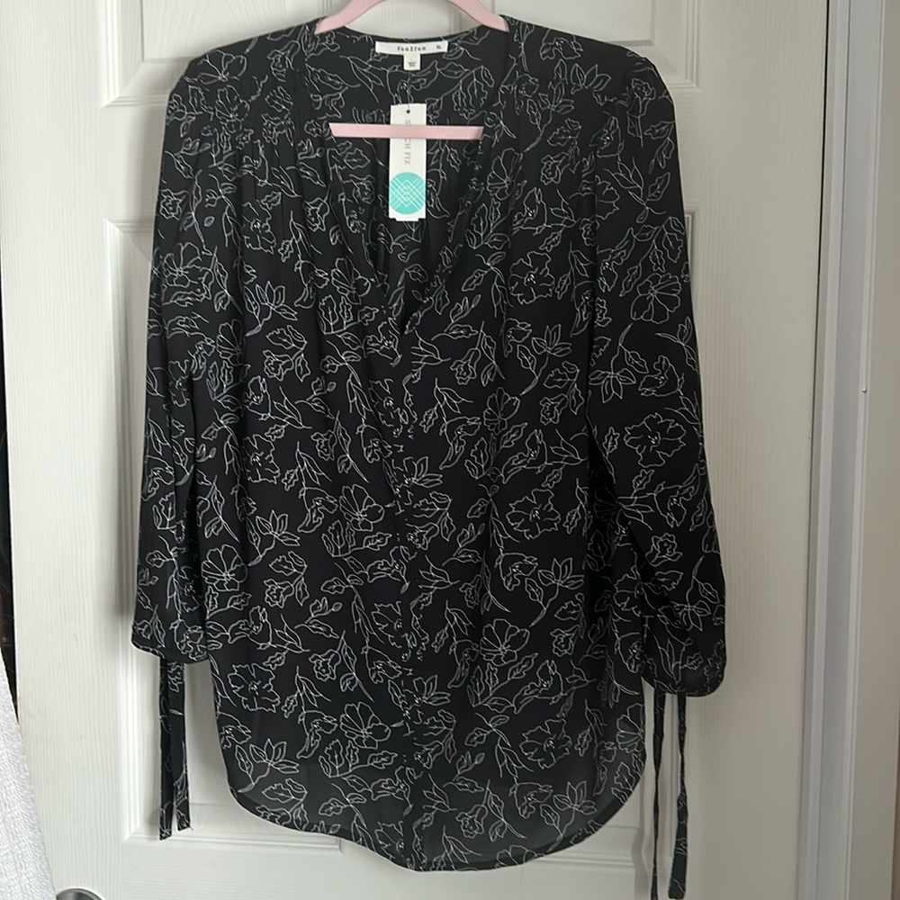 Fun2Fun blouse size XL